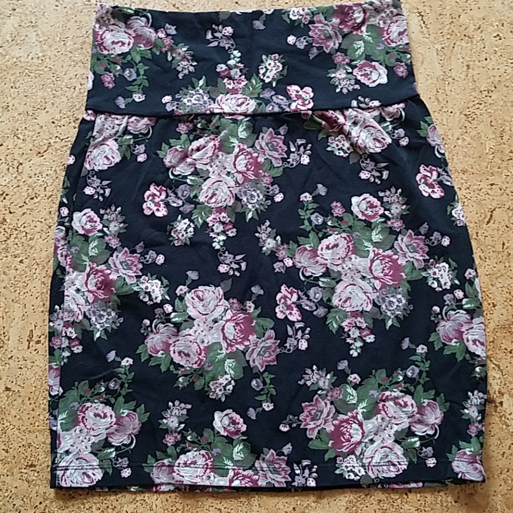 Flower mini skirt